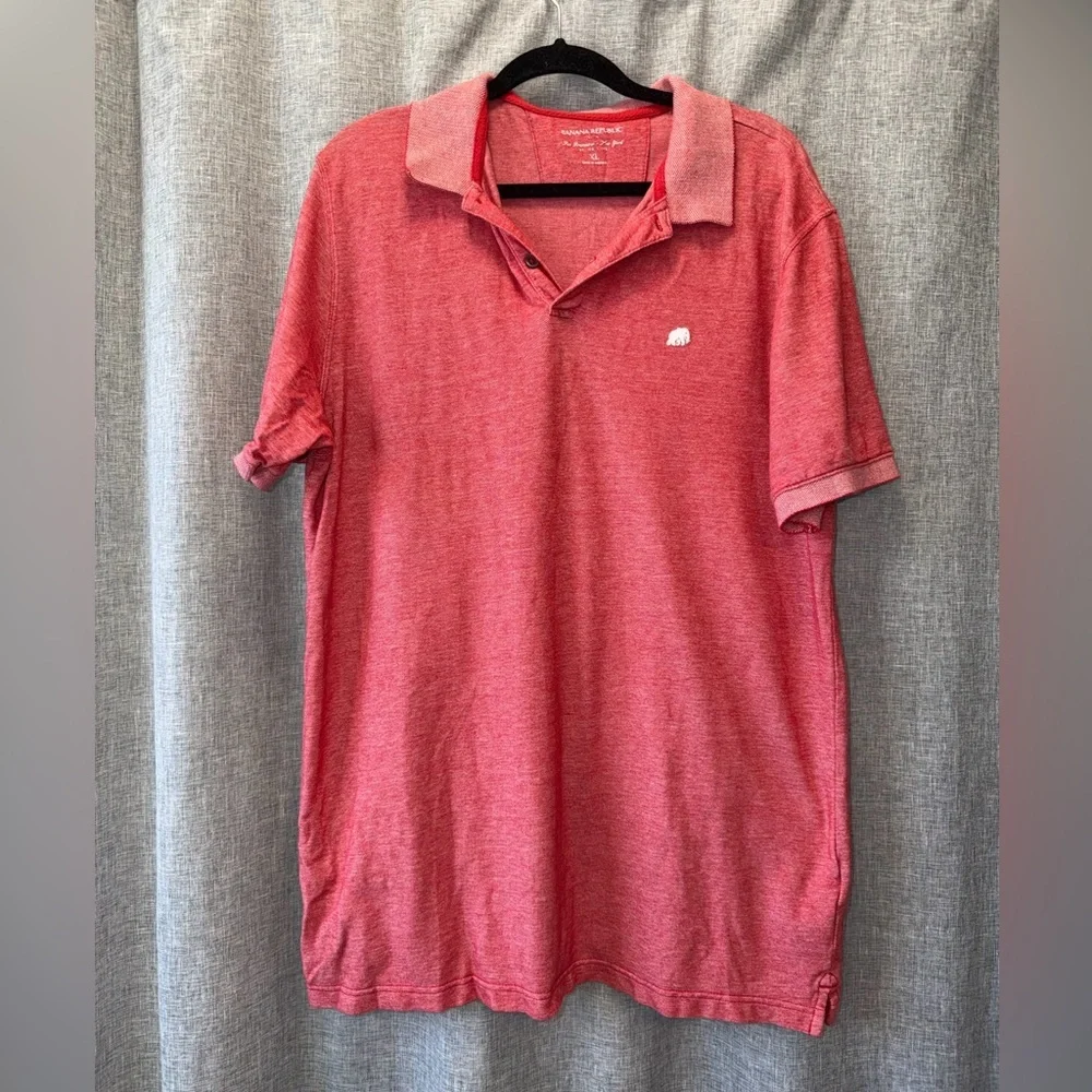 Banana Republic Heathered Coral Red Polo with Embroidered Logo Xlarge